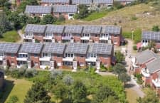 Photovoltaik-Anlagen auf möglichst vielen Dächern sollen die Umwelt entlasten