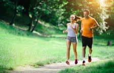 Auch günstige Fitnessgeräte helfen dabei effizient fit zu werden