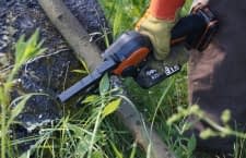 Wir nutzen diese Worx Mini-Kettensäge gerne für kleinere DIY-Projekte