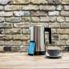 Der smarte iKettle 2.0 Wi-Fi Wasserkocher kann per Smartphone-App gesteuert werden