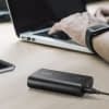 Anker PowerCore+ 10050 mAh ist handlich und verfügt über einen Quick Charge-Port