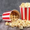 Auch günstige Popcornmaschinen liefern oft leckere Snacks