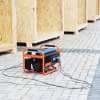 Notstromaggregate werden auf Baustellen eingesetzt oder überbrücken die Zeit eines Stromausfalls
