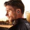 Jabra Elite Active 65t ist ein Alexa-Kopfhörer, der auch vor Schweiß und Regen nicht halt macht