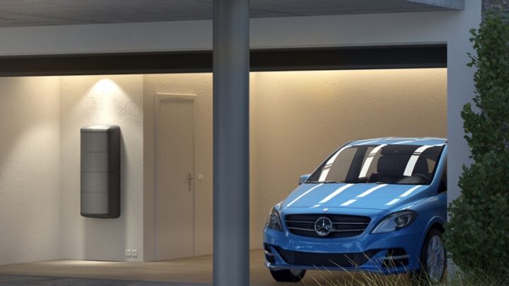 Mercedes-Benz präsentiert Energiespeicher für das smart Home
