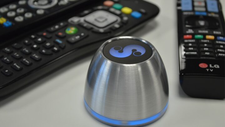 SPIN Remote – Tastenlose All-in-One-Universalfernbedienung