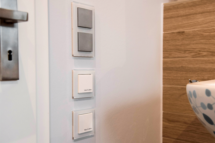 OPUS BRiDGE: kombiniert elektronischen Schalter mit Funk-Modul