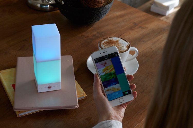 Onia ist der Farb-Therapeut in Lampenform