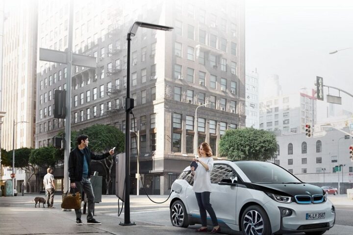 Light & Charge: E-Mobilität trifft smarte Straßenbeleuchtung