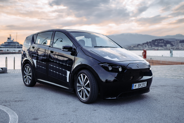 Sion: Erstes serienmäßiges E-Auto mit solarbetriebener Batterie