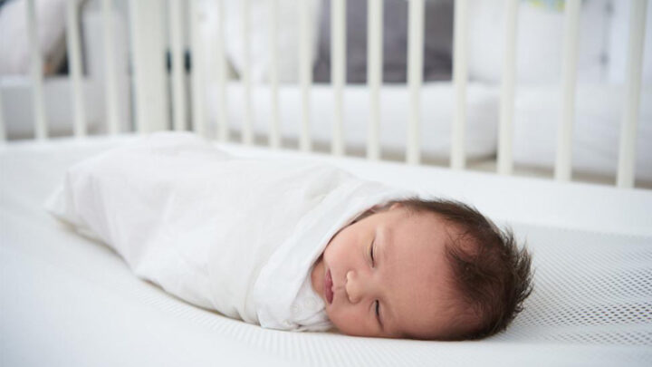 LullaMe: wiegende Matratze und smarte Einschlafhilfe für Babys