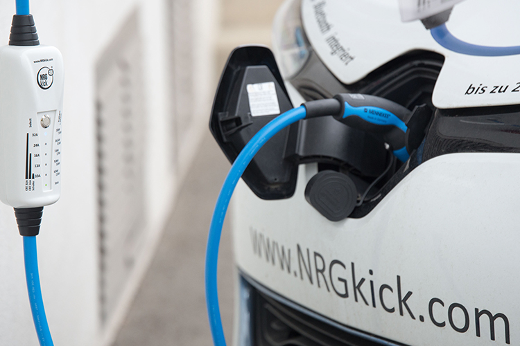 NRGkick als leistungsstarke mobile Ladeeinheit für E-Autos
