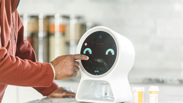 Pria – intelligenter Medikamenten-Roboter mit smart Display