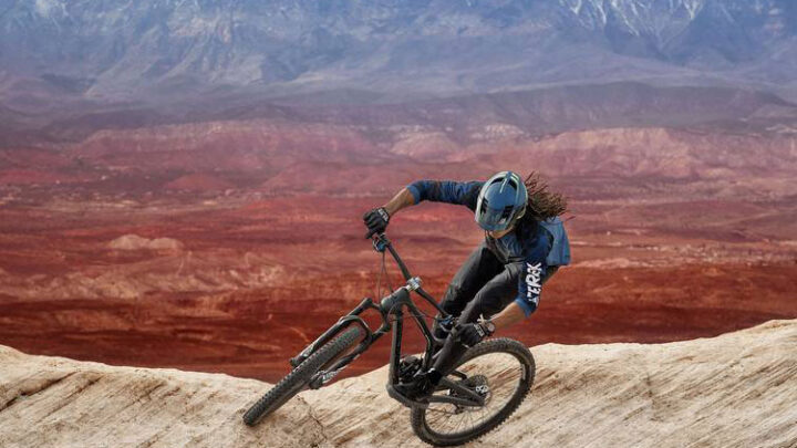 ABUS Fahrradhelme mit QUIN-Crash-Erkennung