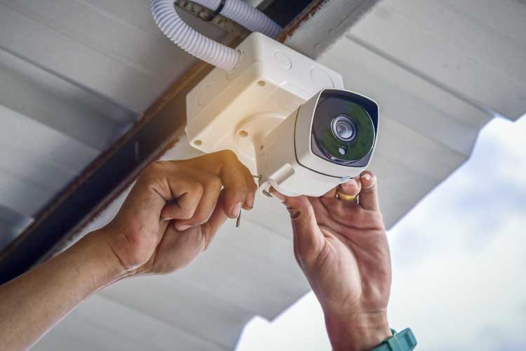 Überwachungskamera installieren: Das ist zu beachten