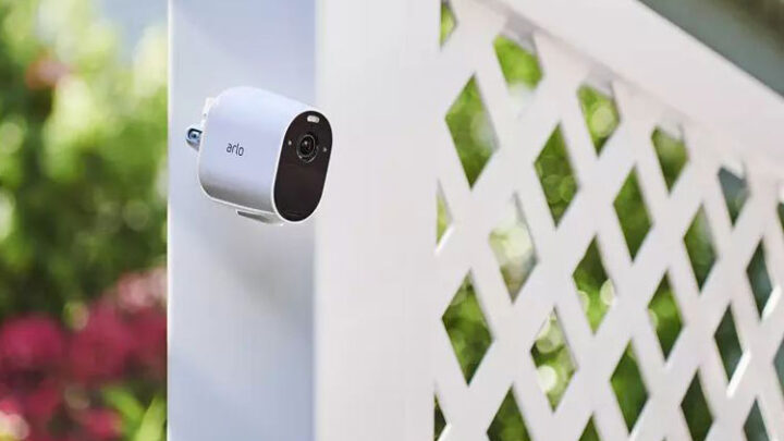 Arlo Essential Spotlight Test-Check: Was kann die kabellose Cam?