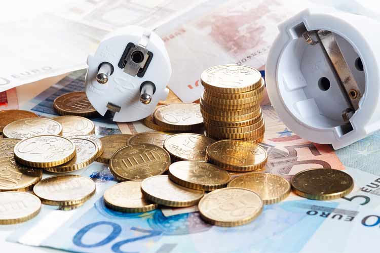 Stromanbieter mit Prämie: Wer hat die besten Deals?