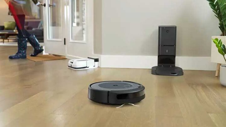 iRobot Roomba Saugroboter mit Absaugstation im Saturn Deal