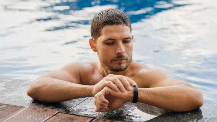 Die besten Fitnesstracker zum Schwimmen im Test-Check