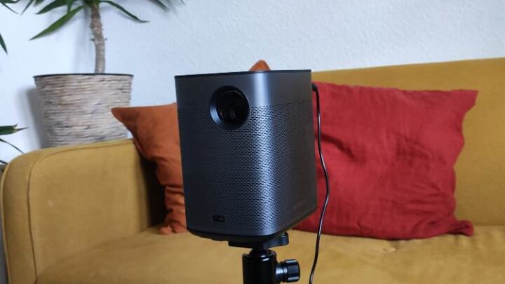XGIMI Halo+ Mini-Beamer im Test: Full HD Beamer mit Akku