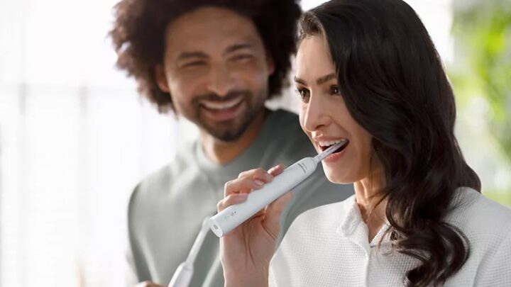 Jetzt elektrische Zahnbürste von Philips kaufen und 51% sparen!
