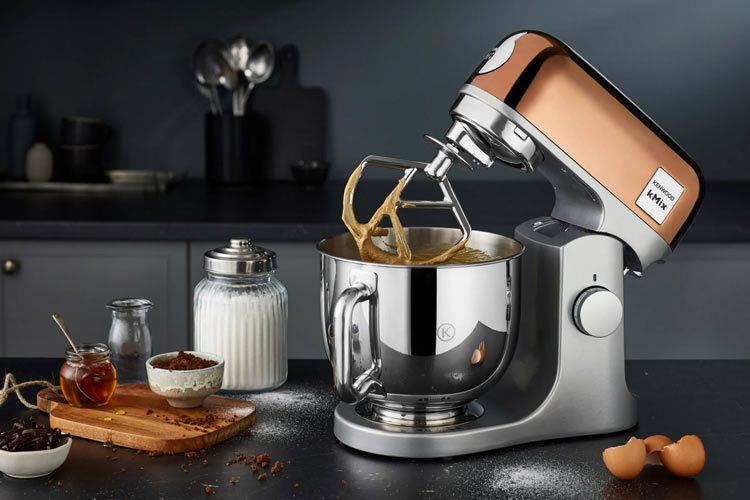 Top Kenwood Küchenmaschinen bei MediaMarkt bis zu 64% reduziert