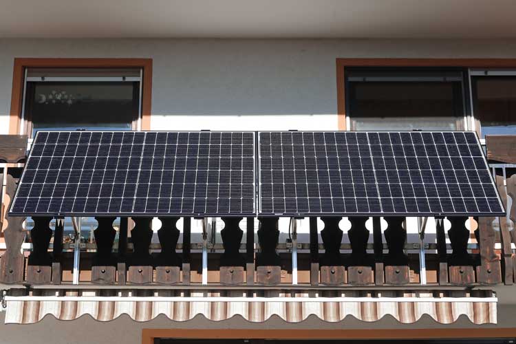 Balkonkraftwerk Versicherung – das ist zu beachten