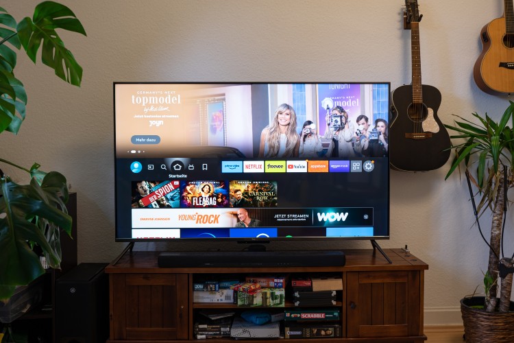 Amazon Omni TV im Test – 65 Zoll Smart TV mit integrierter Alexa