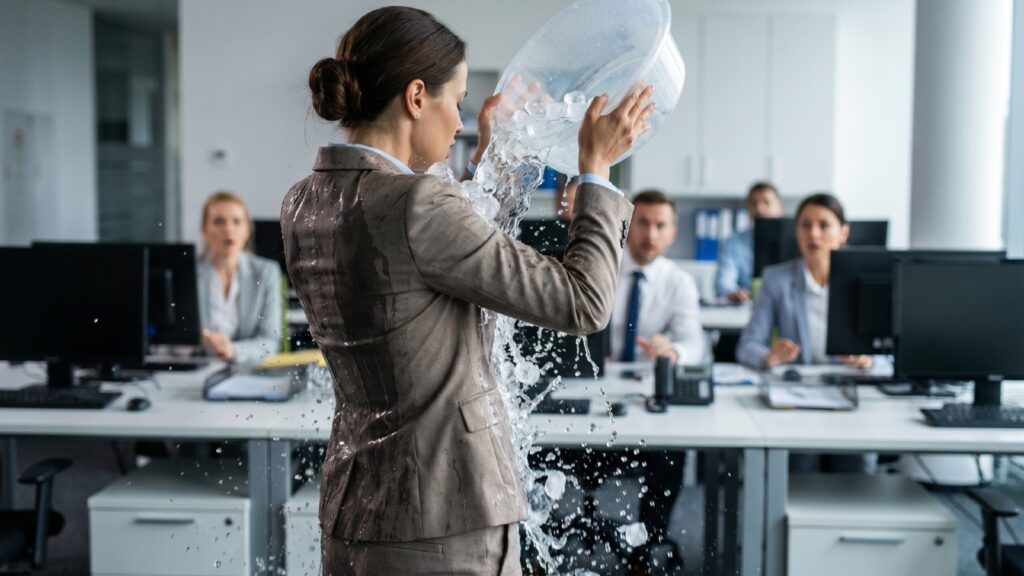 Ratgeber Klimaanlage im Büro – wenn Schwitzen im Sitzen zur Belastung wird
