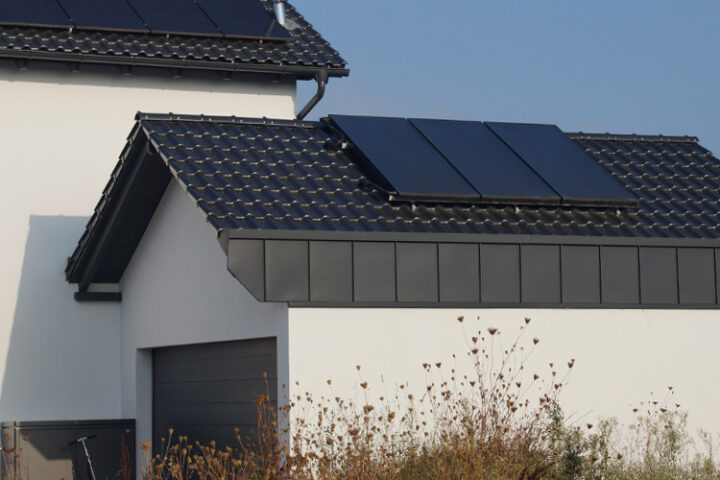Mini-Solaranlage für Carport & Garage im Check