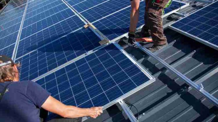 Solaranlage kaufen: Diese Möglichkeiten gibt es | Ratgeber