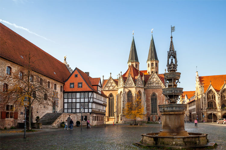 Photovoltaik in Braunschweig: Solarteur und Elektriker finden