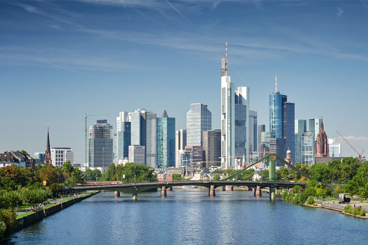 Photovoltaik in Frankfurt (Main): Solarteur und Elektriker finden