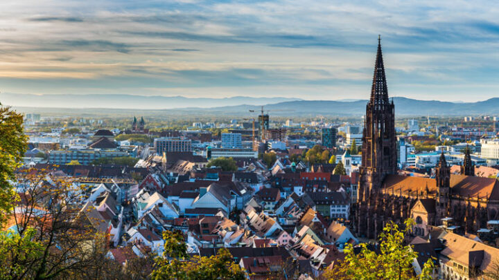 Photovoltaik in Freiburg: Hier Solarteur und Elektriker finden