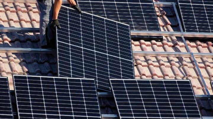 Solaranlage richtig anschließen: Anleitung 2023