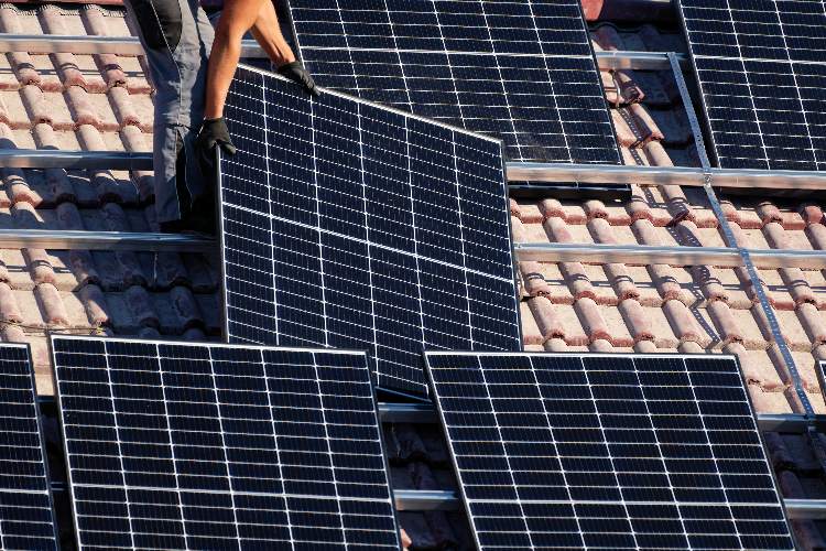 Solaranlage richtig anschließen: Anleitung 2023