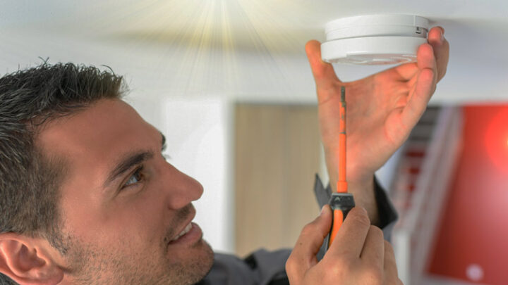 Rauchmelder wechseln: Wer muss sich 2024 darum kümmern?