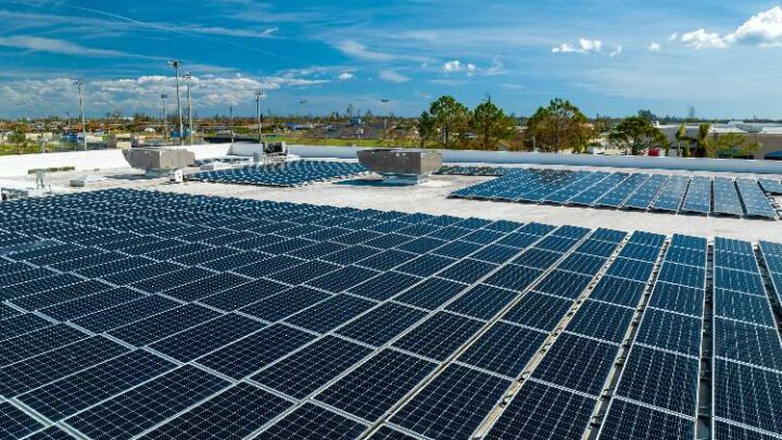 Photovoltaik für Unternehmen: Kosten & Förderung