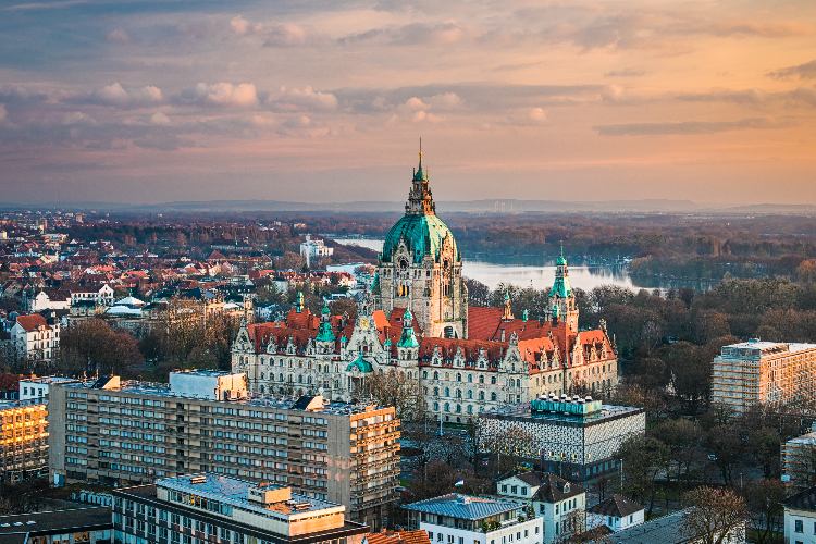 Photovoltaik Förderung in Niedersachsen 2024: Jetzt sparen!