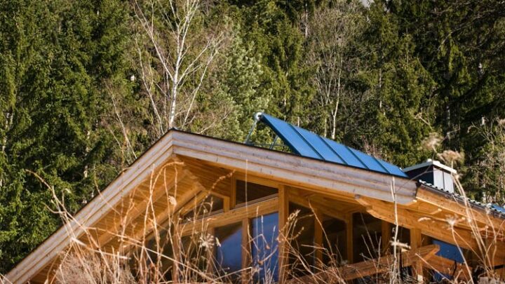 Balkonkraftwerk in der Schweiz: Was ist erlaubt und was nicht?