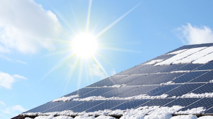Photovoltaik im Winter: Tipps für Effizienz & Wartung