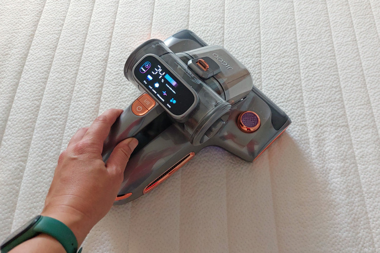 JIGOO T600 Milbensauger Test: Was kann der handliche Sauger?