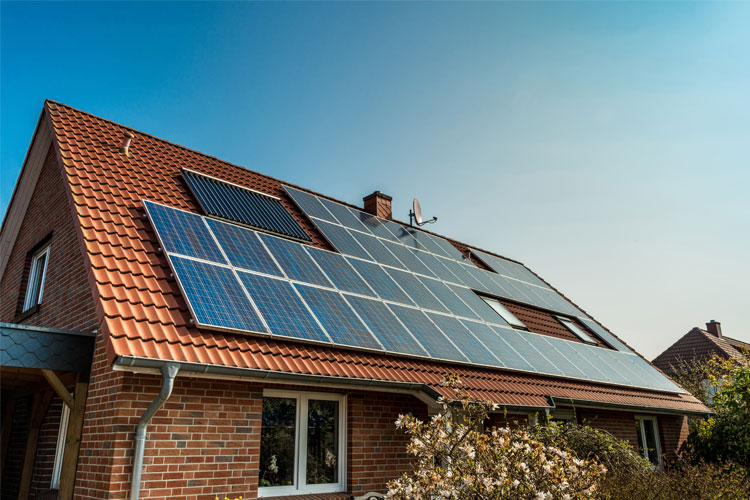 Solaranlage Einfamilienhaus Kosten: Anbieter & Erfahrungen