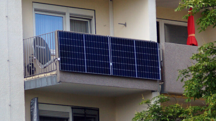 Balkonkraftwerk für Betonbrüstung: Top Lösungen im Überblick