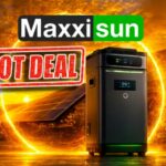 Zwei Bausteine, ein System: Maxxicharge V2 kombiniert Speicher und CCU zu einer modularen Energielösung für Balkonkraftwerke mit intelligenter Einspeisesteuerung.