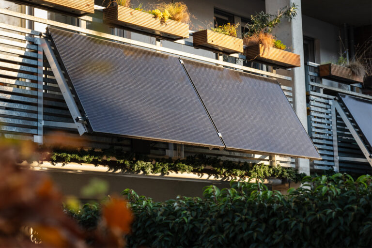 Die besten bifazialen Balkonkraftwerke im Leistungs-Vergleich