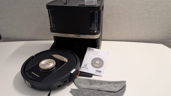 Shark PowerDetect NeverTouch Pro: Der Staubsaugroboter im Test