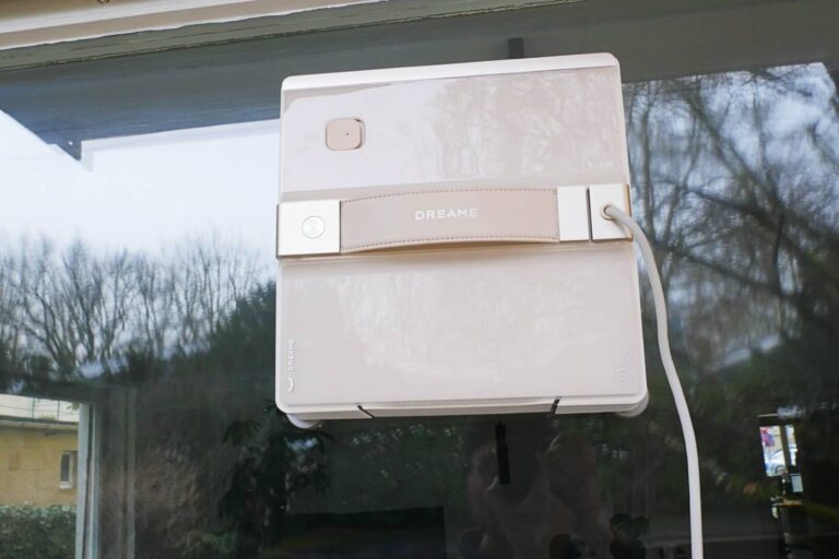 Der Dreame C1 Station Fensterputzroboter im Test