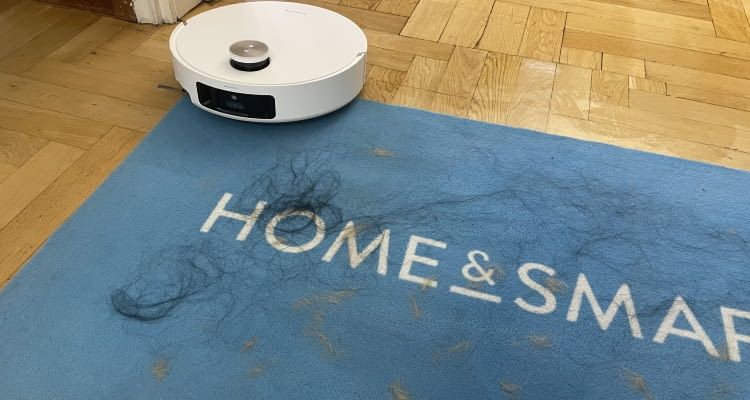 Beim Härtetest auf dem Teppich durfte Dreame MATRIX10 Ultra im Tets zeigen, was 30kPa bedeuten Beim Härtetest auf dem Teppich durfte Dreame MATRIX10 Ultra im Tets zeigen, was 30kPa bedeuten