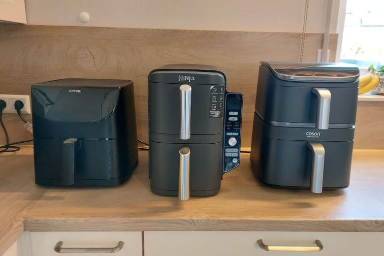 Links ein Standard-Modell im Vergleich zu zwei Doppelkammer-Varianten. Links ein Standard-Modell im Vergleich zu zwei Doppelkammer-Varianten.